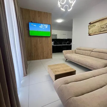 Lux Velipoje Hotel 4*